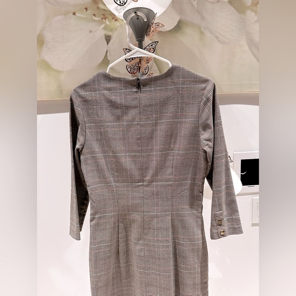 Preppy beige plaid work dress - Picture 4 of 4